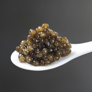 Lire la suite à propos de l’article Comment se mange le caviar ?